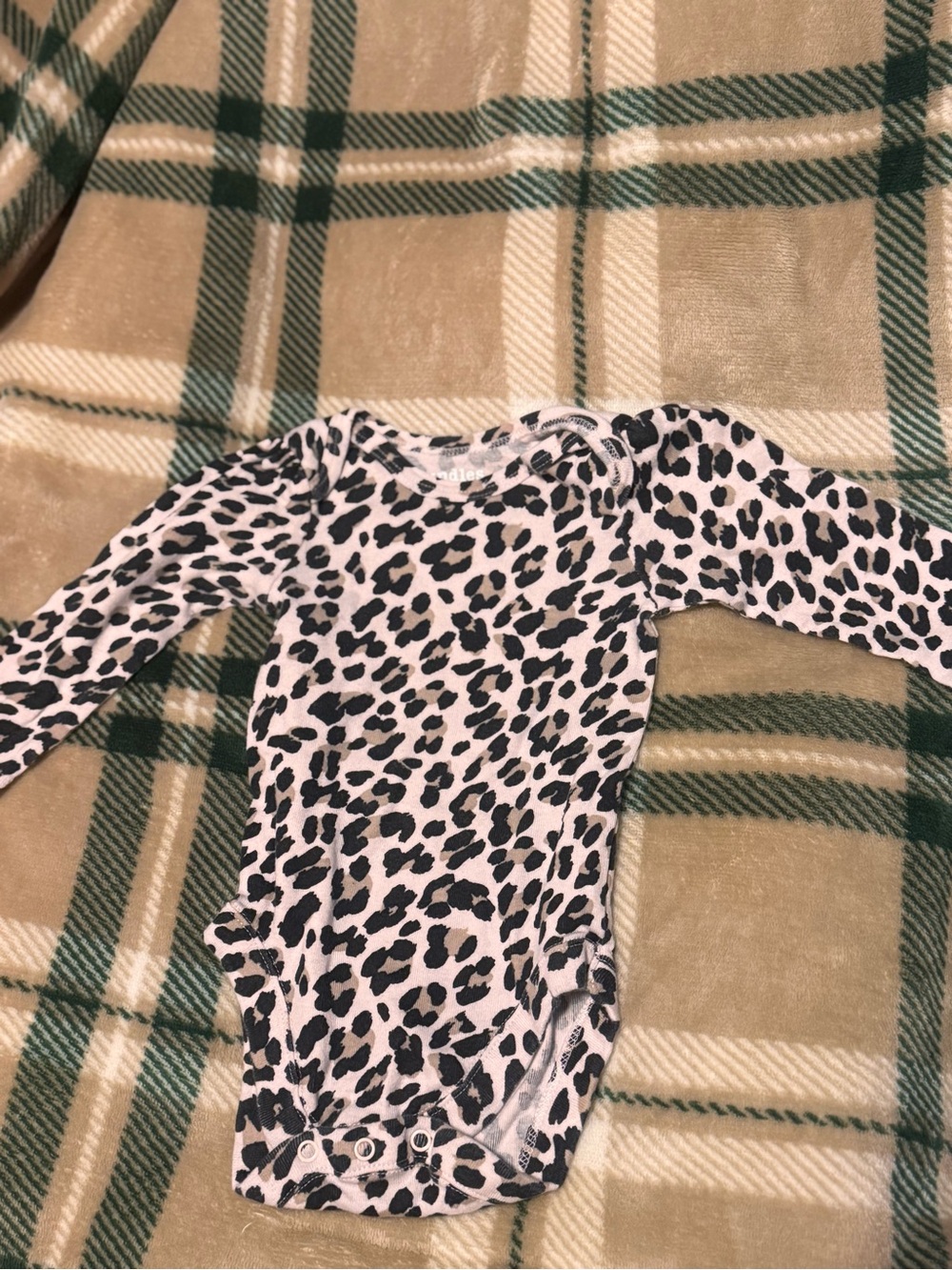 Long-Sleeve Leopard Print Baby Bodysuit - Pink/Black